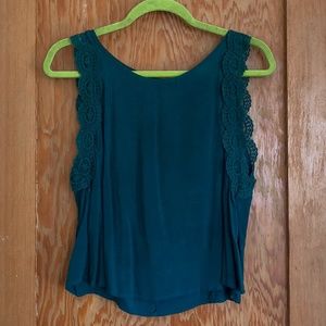 Lush sleeveless lace emerald top